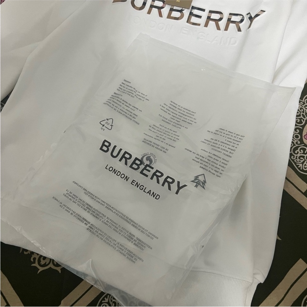 Burberry - Picture 5 of 6